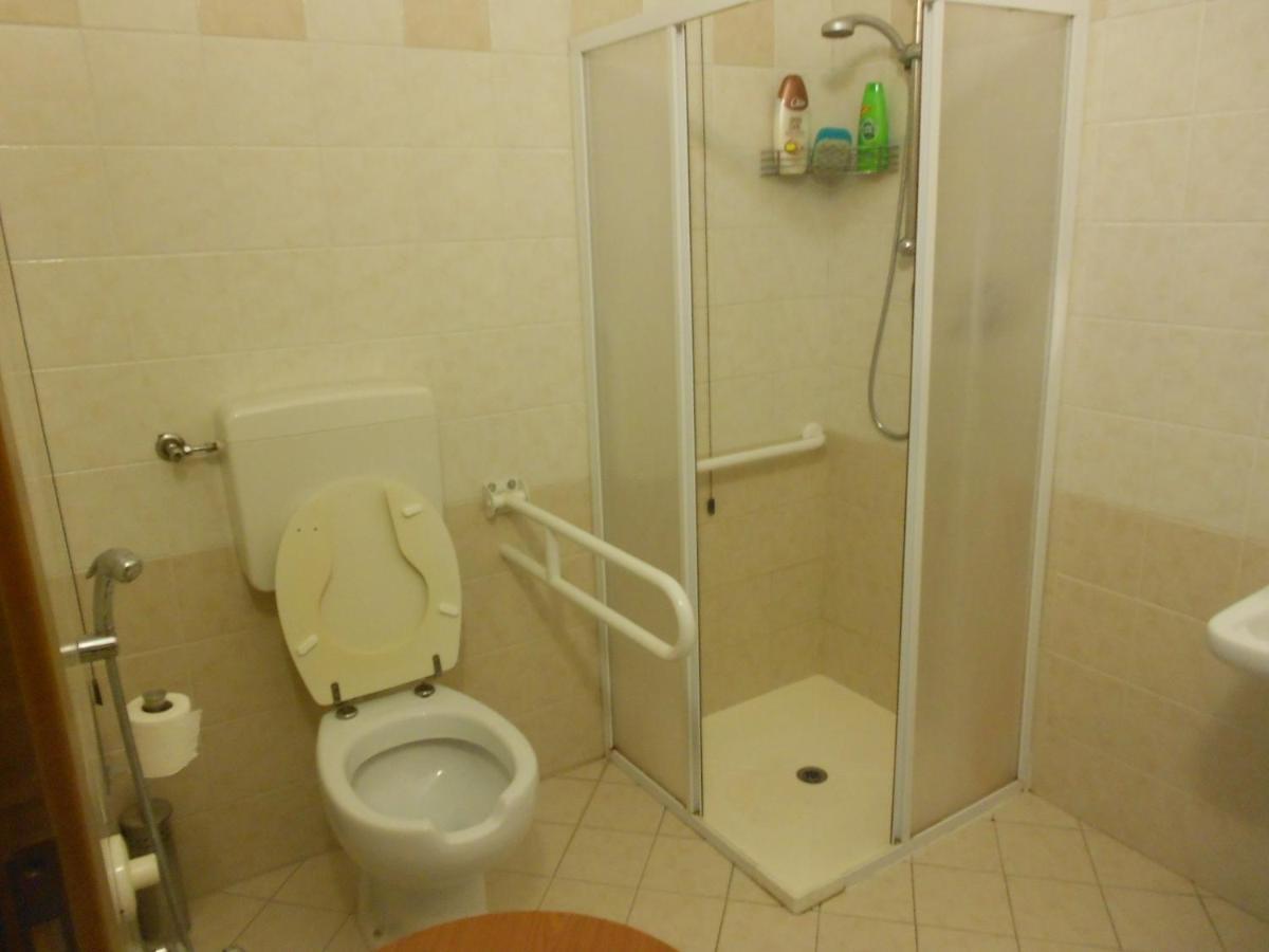 Residence Il Rampicante Monticelli Terme Room photo